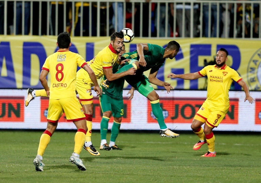 Göztepe - Fenerbahçe maçından kareler