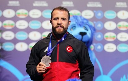 Milli güreşçi Fatih Erdin gümüş madalya kazandı!