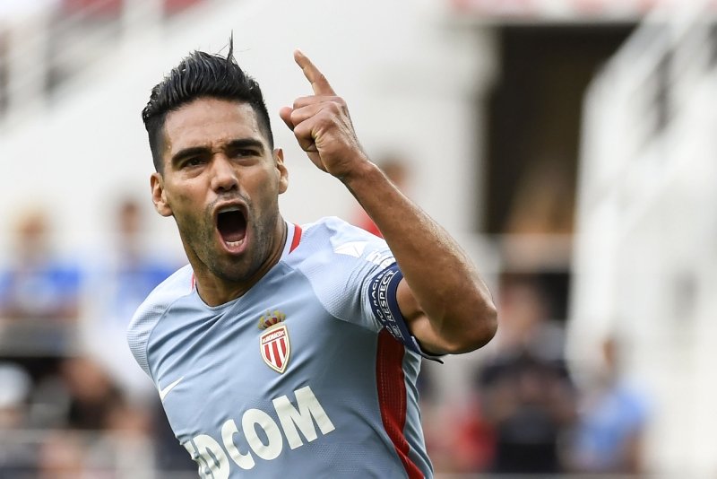 Galatasaray’ın Falcao transferine Fenerbahçe engeli!