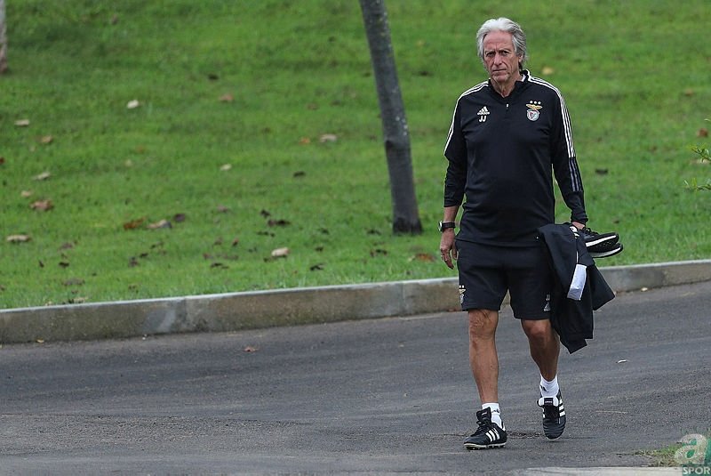 FENERBAHÇE HABERLERİ - Jorge Jesus 2.5 ay takımı izledi! O bölgelere takviye şart dedi