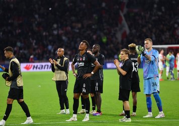 Beşiktaş'ı sert eleştirdiler! "Durarak oynayamazsın"