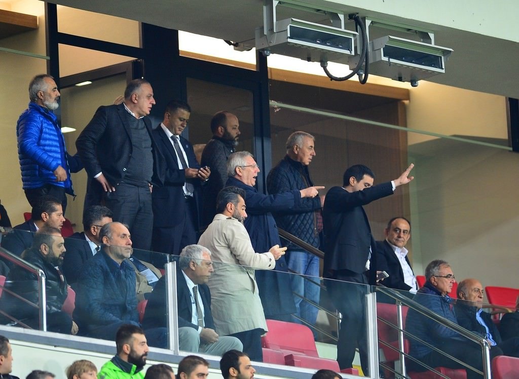 Konya’da olay! Aziz Yıldırım çıldırdı!
