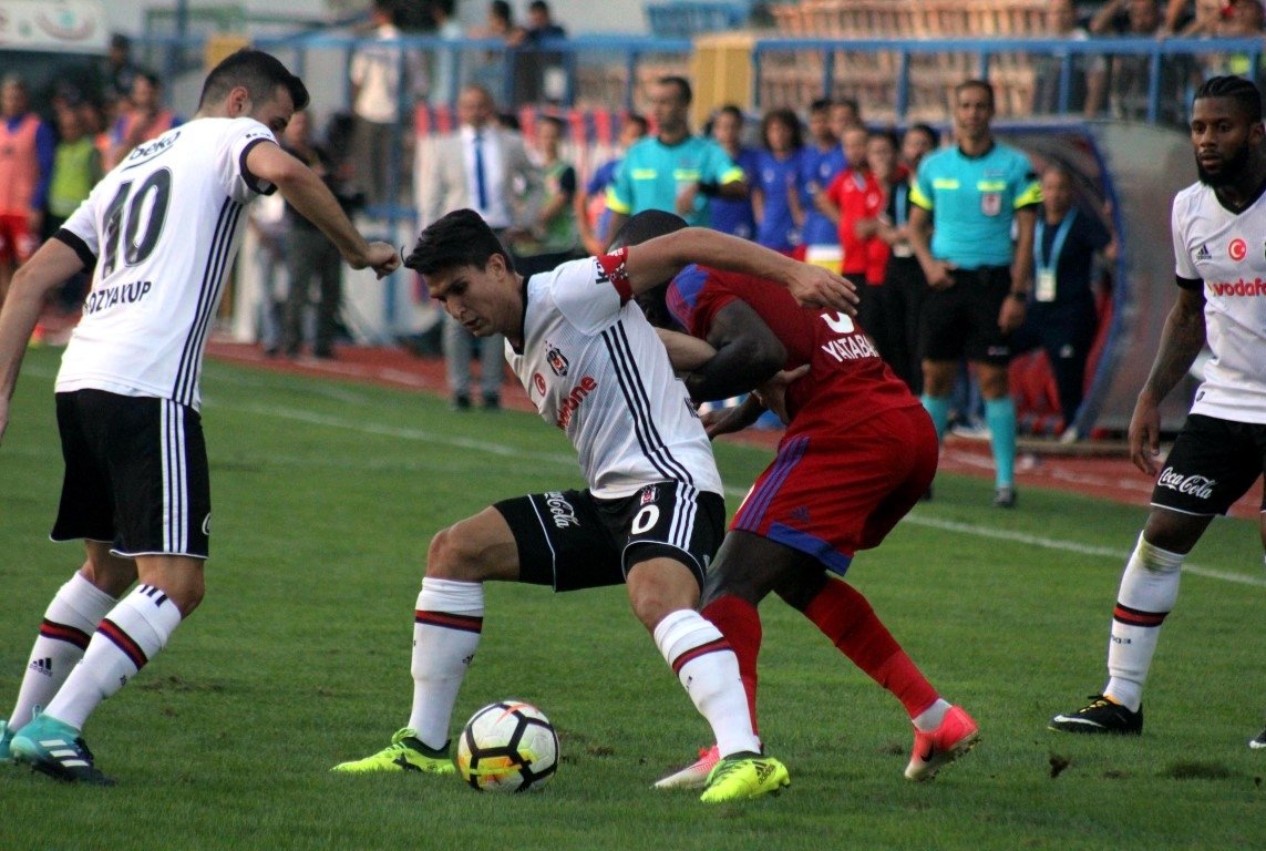 Karabükspor - Beşiktaş maçından kareler