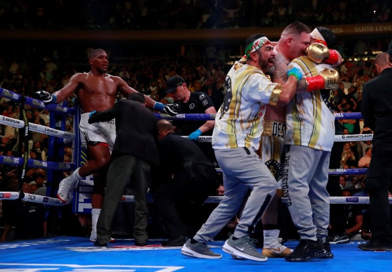 Anthony Joshua ilk yenilgisini aldı!