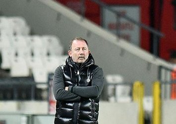 Beşiktaş'a şok! F.Bahçe derbisinde oynamayabilir