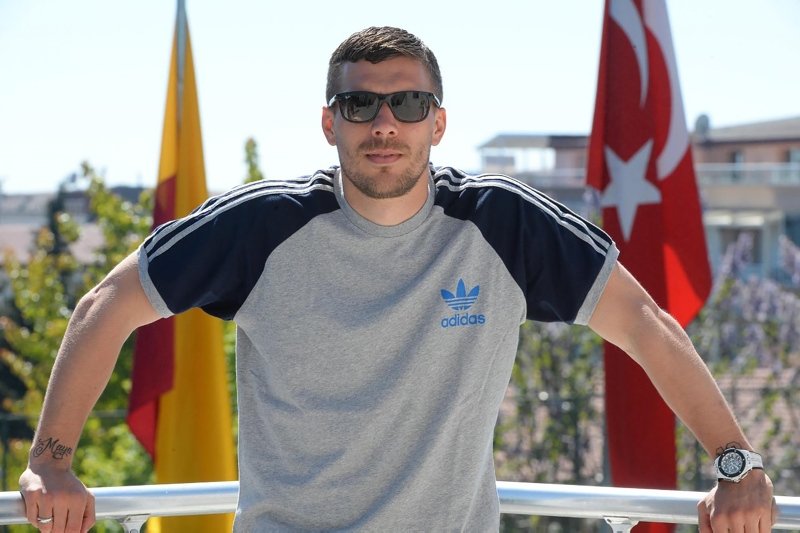Galatasaray’a Podolski’den müjdeli haber!