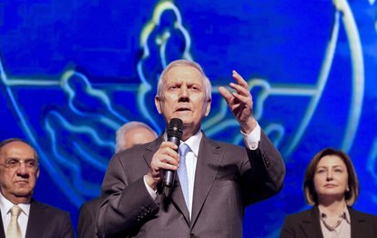 Fenerbahçe’de başkan adayı Aziz Yıldırım kongreyi terk etti