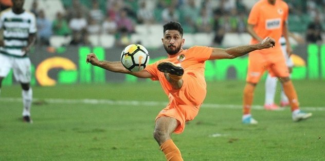 Emre Akbaba Galatasaray’ı istiyor!