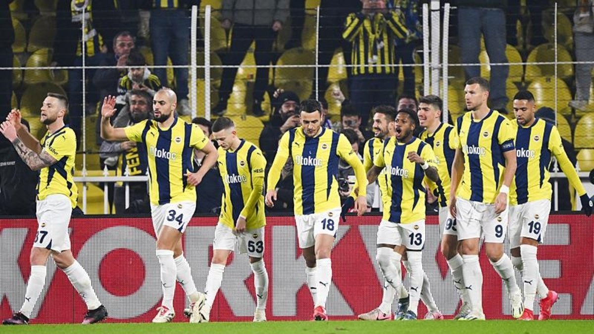 Spor yazarları Fenerbahçe-Anderlecht maçını değerlendirdi! Spor yazarları Fenerbahçe-Anderlecht maçını değerlendirdi!