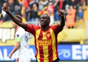Göztepe'de gözler Demba Ba'da