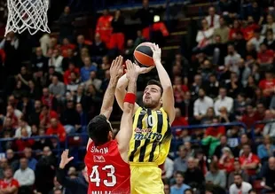 Fenerbahçe, Armani Milano'yu mağlup etti