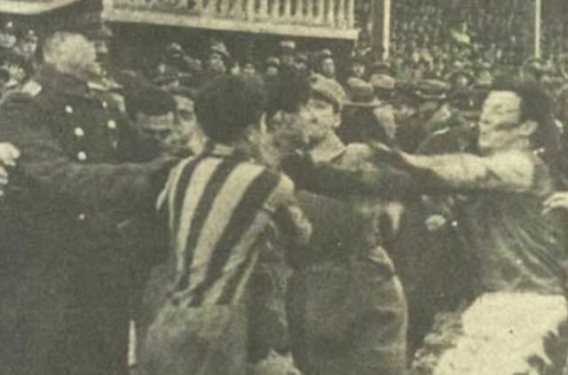 İşte unutulmaz Galatasaray - Fenerbahçe derbileri