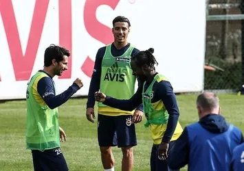 Fenerbahçe'de kalmak şeref