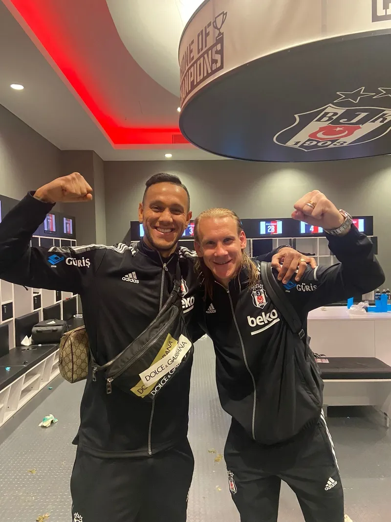 BEŞİKTAŞ HABERLERİ: Beşiktaş - Galatasaray maçında Josef de Souza ile Domagoj Vida'nın tartışma sebebi belli oldu! - 1