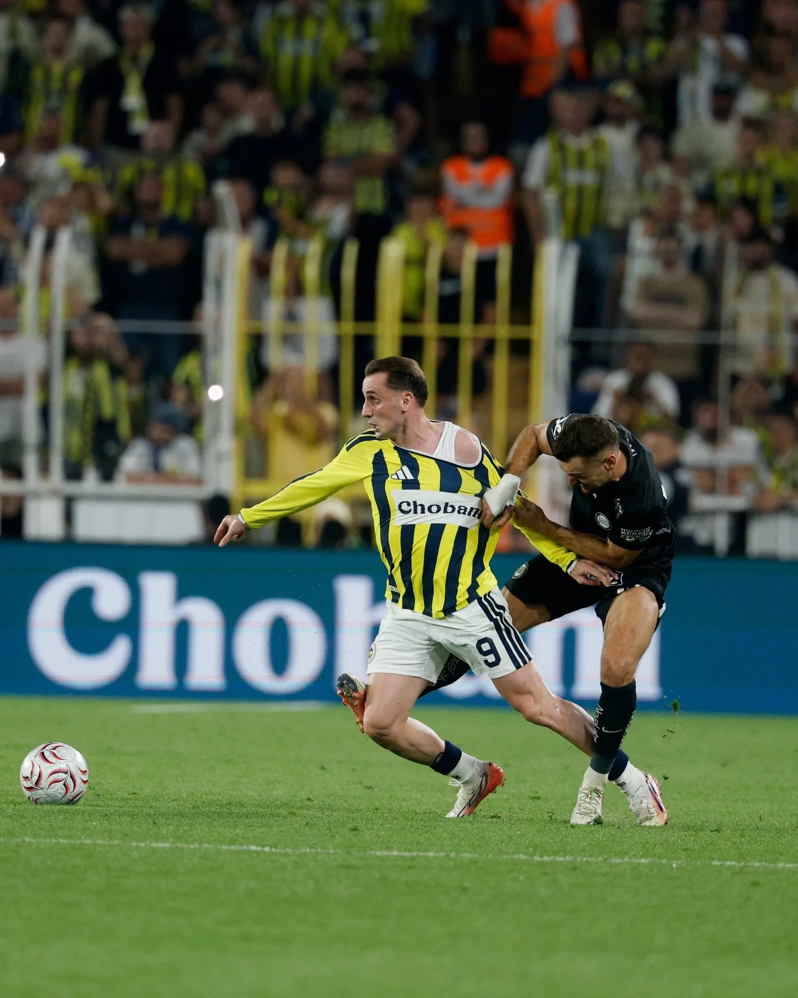 Fenerbahçe'den Kerem Aktürkoğlu'na imalı mesaj