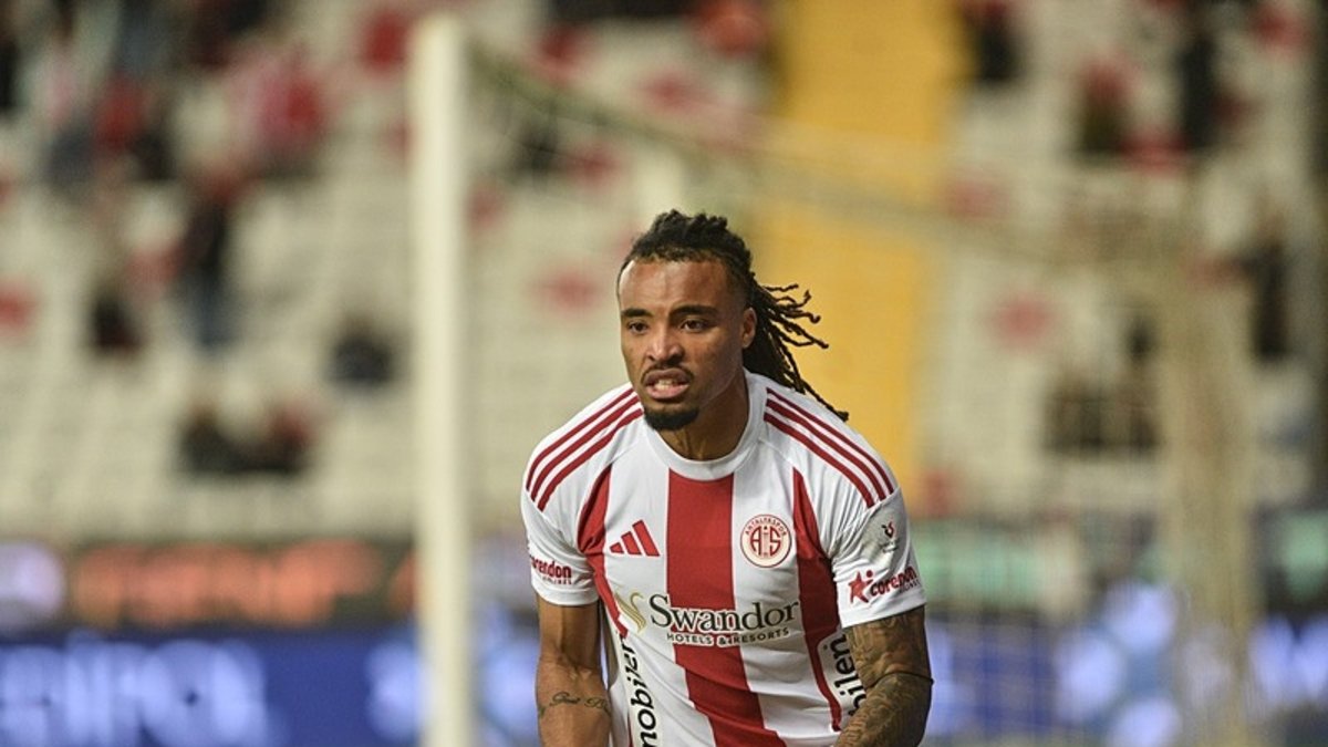 Hesap.com Antalyaspor evinde Samsunspor'u farklı geçti!