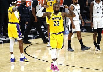 LeBron James tarihe geçti Lakers kazandı!
