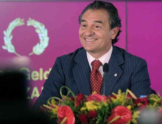 Hem lige hem de şampiyonluğa yabancılar