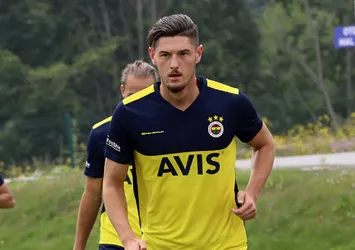 Fenerbahçe'de bir imza daha!