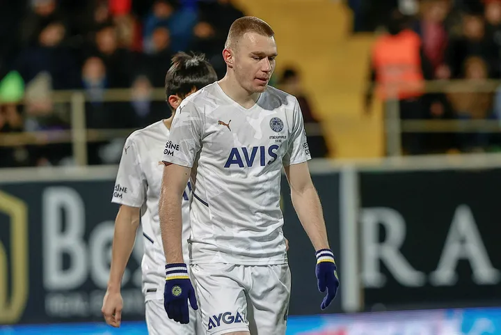 Fenerbahçe - Konyaspor maçında sakatlık şoku! Attilla Szalai oyuna devam edemedi - 1