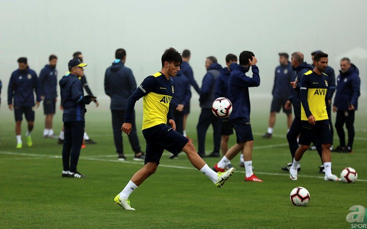 Fenerbahce Den Cifte Transfer Bombasi Eljif Elmas In Parasiyla Gelecekler Sayfa 1 Fenerbahce 14 Ekim 2020 Carsamba