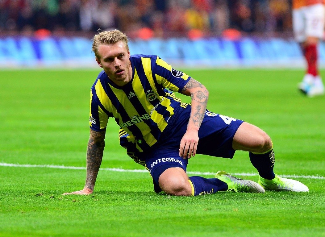Simon Kjaer, mutsuz ama çalışkan