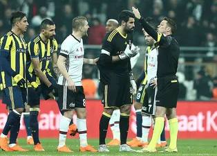 'Beni hakemler değil tribünler attı!"