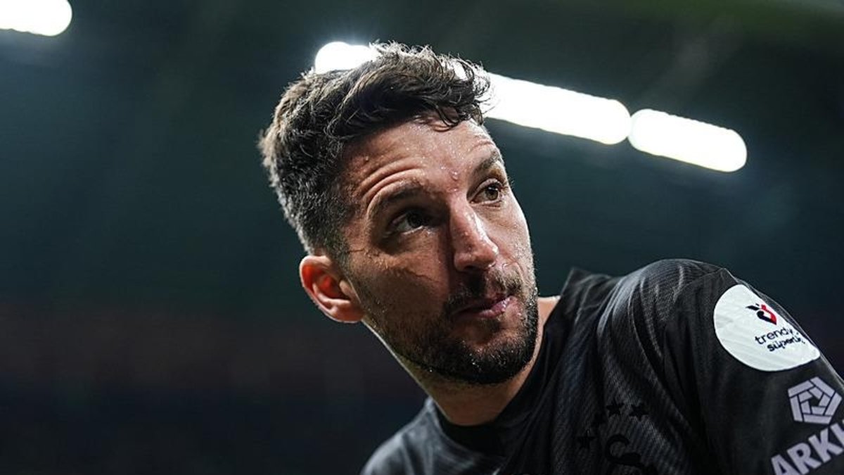 Galatasaray'da Dries Mertens depremi! Kararını Okan Buruk'a ilettti Galatasaray'da Dries Mertens depremi! Kararını Okan Buruk'a ilettti