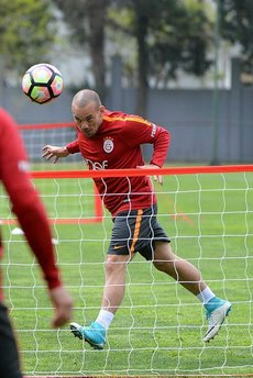 Wesley Sneijder, Dursun Özbek'i çıldırttı