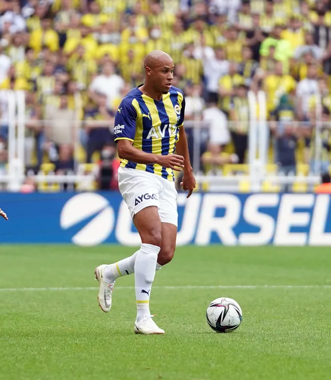 FENERBAHÇE HABERLERİ- Fenerbahçe'ye Trabzonspor derbisi öncesi Tisserand müjdesi! - 1