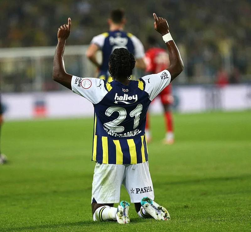 Fenerbahçe'de Bright Osayi-Samuel cezalı duruma düştü - 1