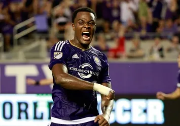 Cyle Larin, Atiba'ya Beşiktaş'ı sordu