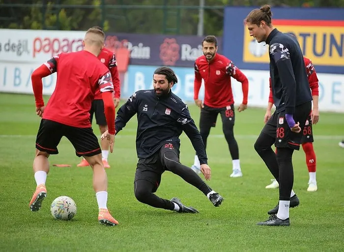 fenerbahce-sivasspor-maci-izle-fenerbahce-sivasspor-maci-ne-zaman-saat-kacta-ve-hangi-kanalda-fb-maci-canli-iz-1667819748397.jpeg FENERBAHÇE - SİVASSPOR MAÇI İZLE | Fenerbahçe - Sivasspor maçı ne zaman, saat kaçta ve hangi kanalda? | FB maçı canlı izle - 2