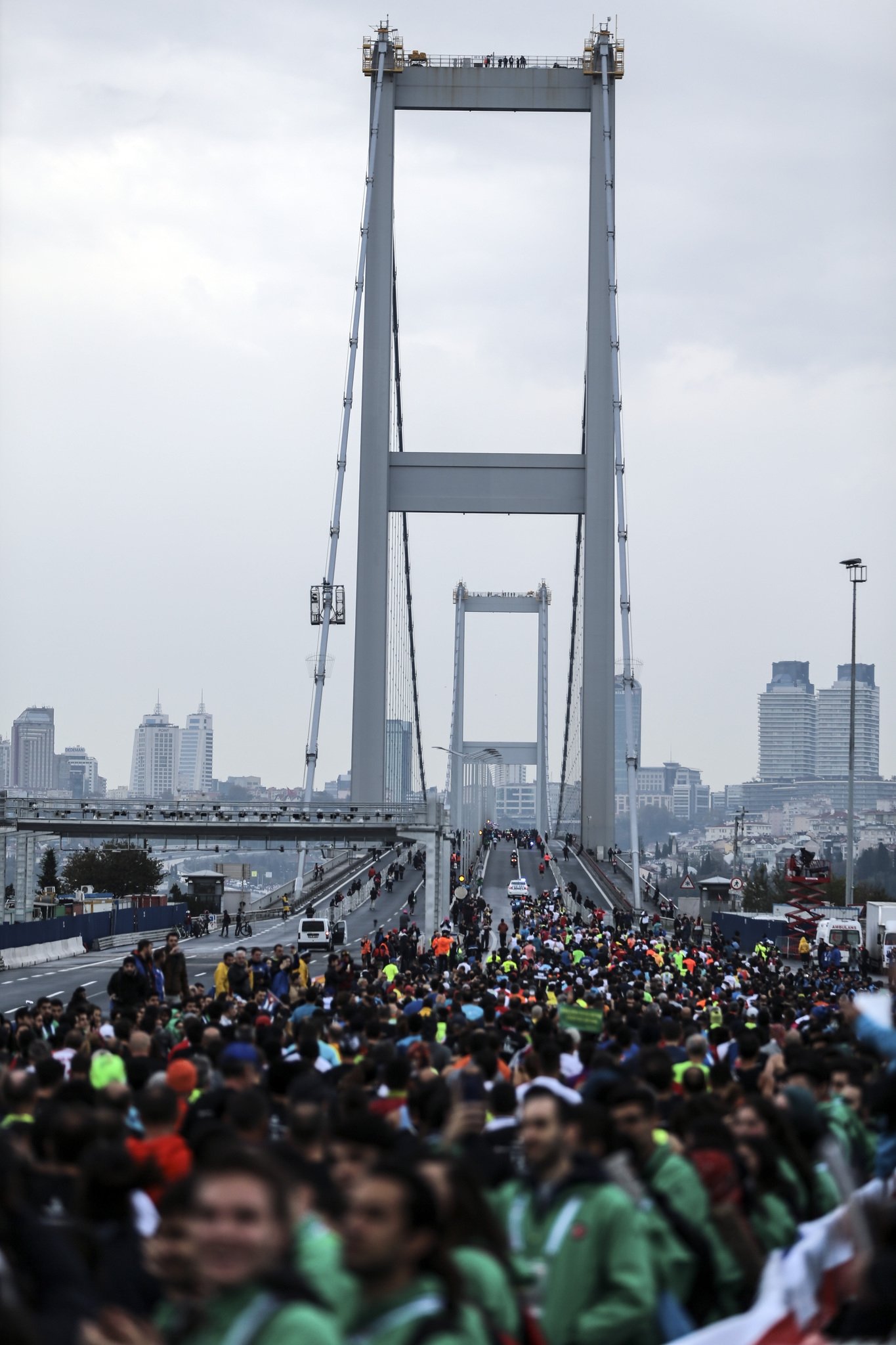 125 bin kişi çocuklar için koşuyor!