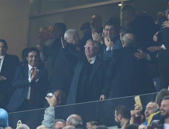 Aziz Yıldırım havalara uçtu