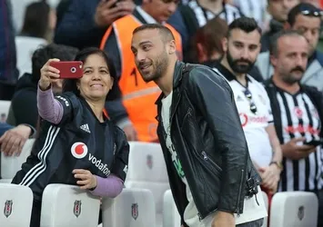 Cenk Tosun tribünde oğlu sahada