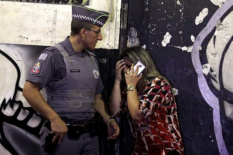 Brezilya’da 9 taraftarın başına kurşun sıktılar