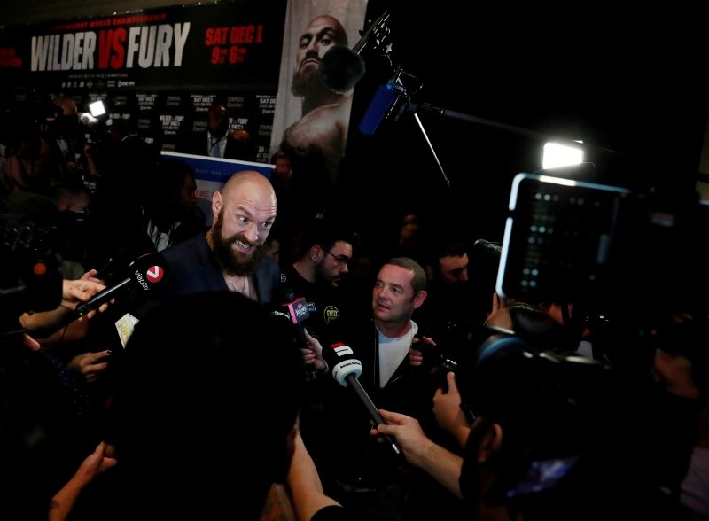 Fury ve Wilder arasında gergin anlar!