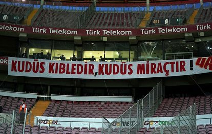 Son dakika spor haberleri: Galatasaray taraftarından Yeni Malatyaspor maçında Filistin’e destek