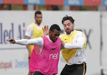 Galatasaray hazırlıklarını sürdürdü