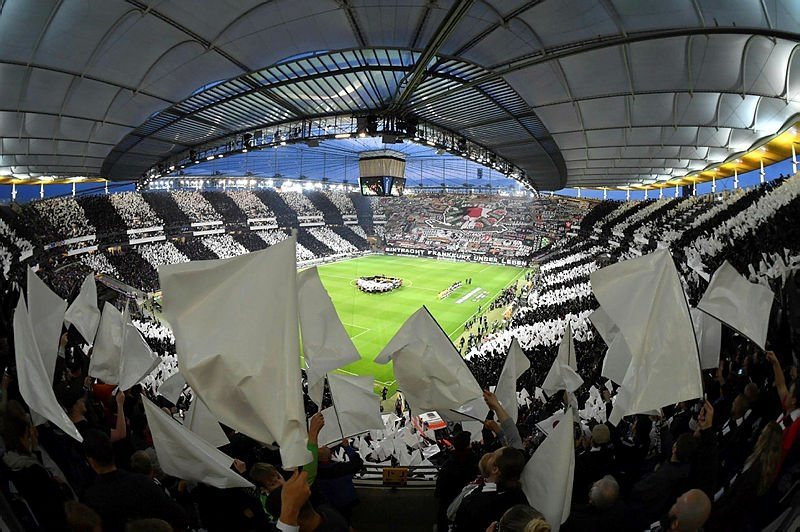 E.Frankfurt’tan rüya gibi koreografi! İşte o anlar...