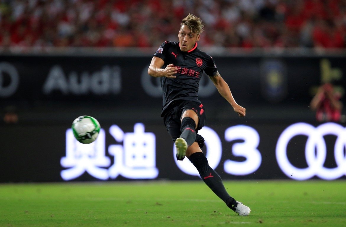 Barcelona’dan Mesut Özil bombası