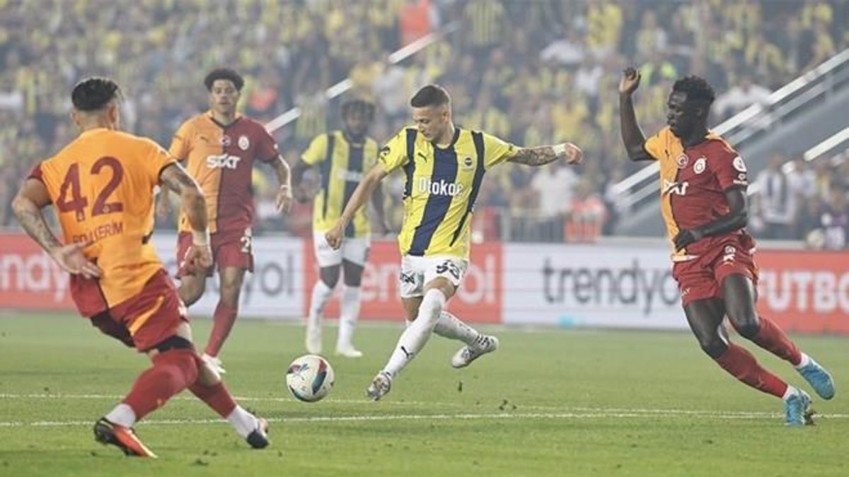 Galatasaray-Fenerbahçe derbisi için sürpriz hakem Halil Umut Meler! Galatasaray-Fenerbahçe derbisi için sürpriz hakem Halil Umut Meler!