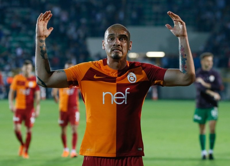 Galatasaray’a transferde kötü haber!