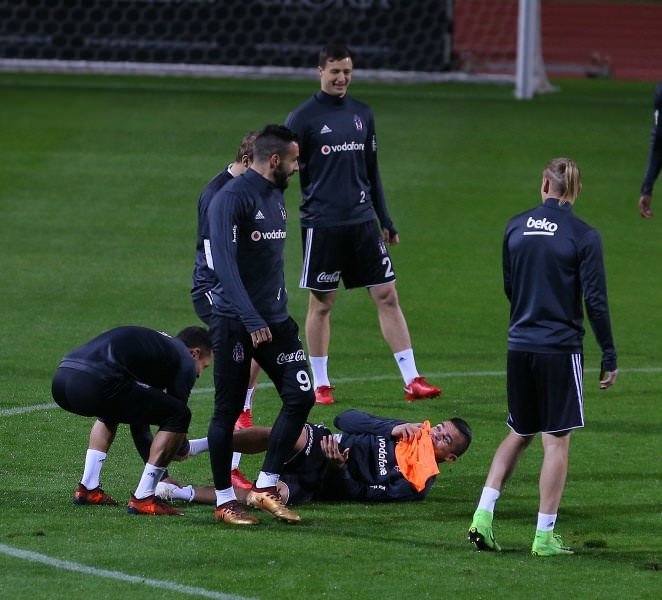 Beşiktaş Antalya’da tam kadro çalıştı