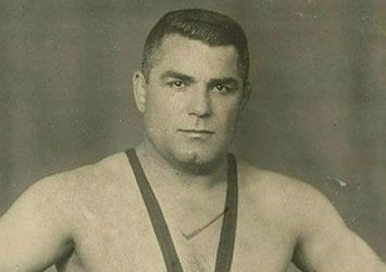 Türk güreşinin babası Yaşar Doğu