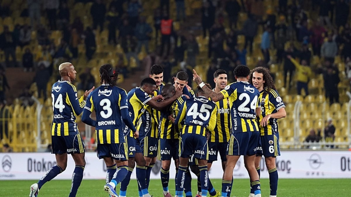 Fenerbahçeli isme Komşu'dan transfer kancası!