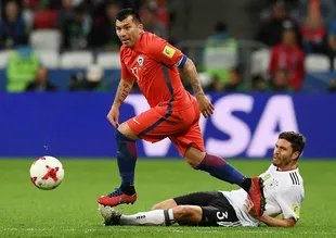 Gary Medel için rakip Valencia