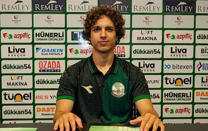 Sakaryaspor Emre Demir’i renklerine bağladı!