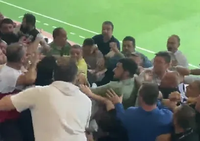 Kasımpaşa - Ankaragücü maçında olay kavga!